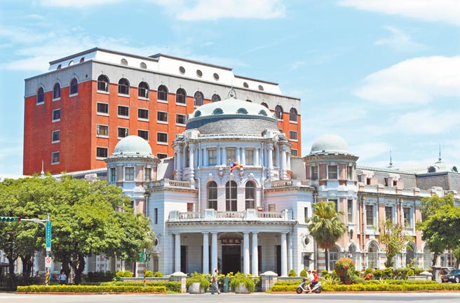 监察院弹劾委员会出席状况不佳，甚至有监委21次会议缺席19次。图为监察院外观。（本报资料照片）