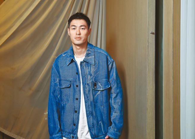 楊祐寧在人生最幸福的時刻，接演《良辰吉時》中落魄陰鬱的角色。（陳俊吉攝）