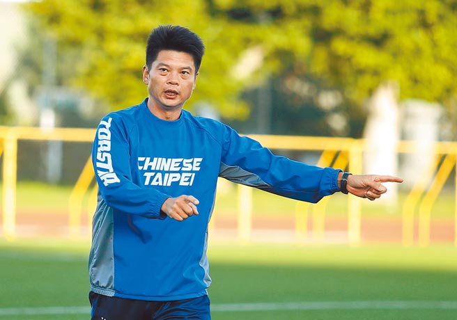 中华足协技术总监顏士凯临危受命，第3度接掌女足国家队兵符。（李弘斌摄）