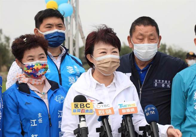 市长卢秀燕指出，台中市即日起高中职以下学校，暂停跨县市毕业旅行、校外教学。（台中市政府提供）