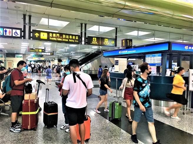 離島端午節機位11日9時起開放訂位購票(張茂雄攝)