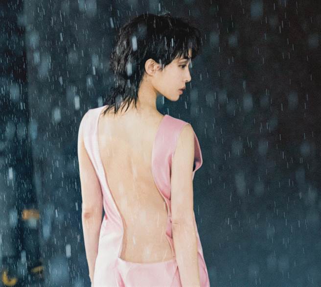 Jolin日前接受雜誌專訪。（ELLE提供）