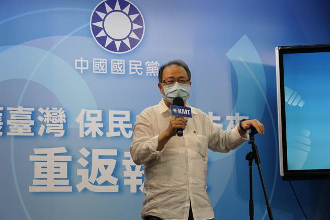 國民黨國際部今天舉行Podcast節目「留聲雪克杯 Mind Shaker」開箱記者會。（趙婉淳攝）