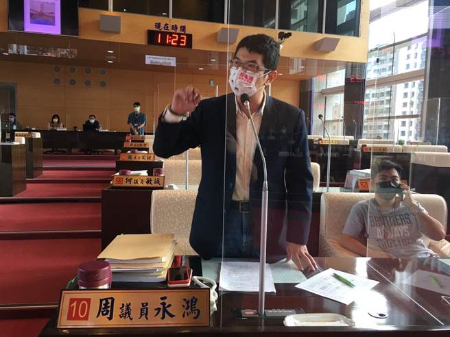 民进党台中市议会党团干事长周永鸿，呼吁中市府及早加入试办轻症在宅照护，尽快盘点跨局处相关单位的资源、建立横向联繫机制，提早做好准备才能无缝接轨。（周永鸿服务处提供／谢琼云台中传真）