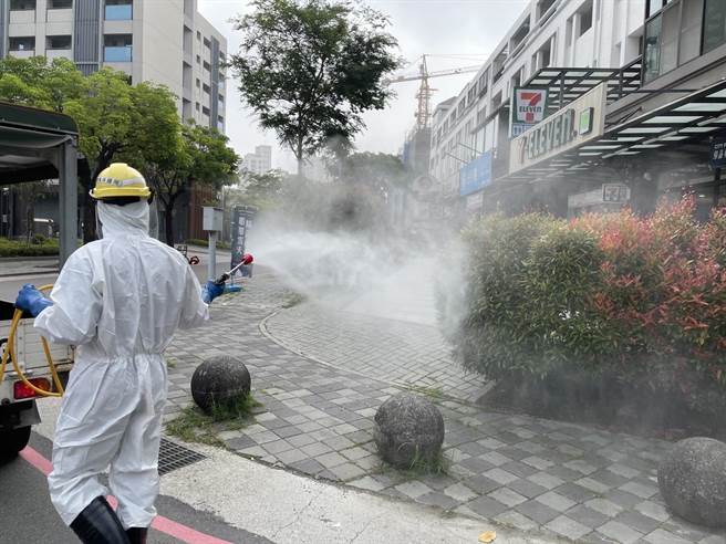 台南今天也新增5起本土病例，圖為7日清消畫面。(台南市衛生局提供／曹婷婷台南傳真)