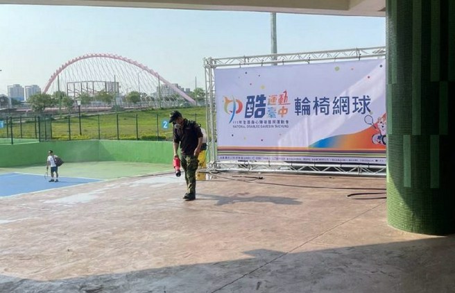 為了迎接即將開始的全國身心障礙運動會，台中市政府運動局已經全面進行清消。(台中市政府運動局提供)