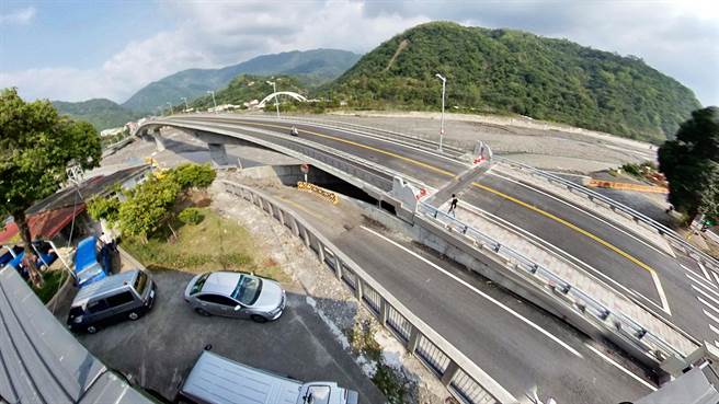 用镜头看台湾 南横公路全线通车将为观光注入活水年轻人返乡 时事 中时