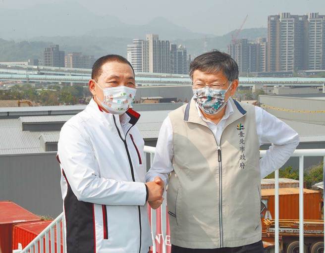 新北市长侯友宜（左）、台北市长柯文哲（右）。（资料照）