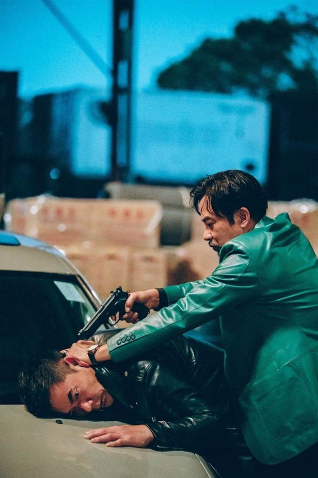 任贤齐（下）与任达华时隔16年再度合作。（车库娱乐提供）