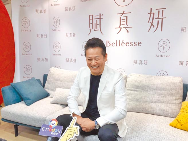 徐乃麟剛升格阿公，昨出席醫美活動一臉開心。（鄭宜熏攝）