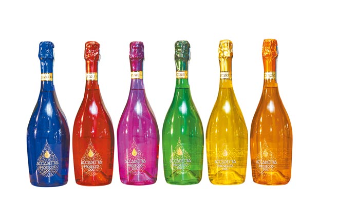 家乐福新品水晶普洛斯可葡萄酒，一次推出6款缤纷瓶身。（家乐福提供）饮酒过量 有害健康