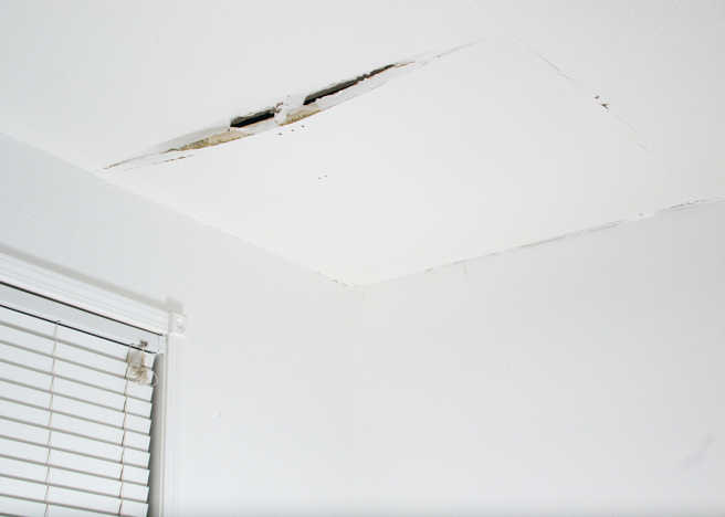 楼上天天发出巨响，几天后邻居竟「从天而降」。（图／shutterstock）