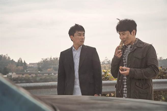 《超跑斯特拉》由孫浩俊（左）、李奎炯主演。（龍祥電影提供）