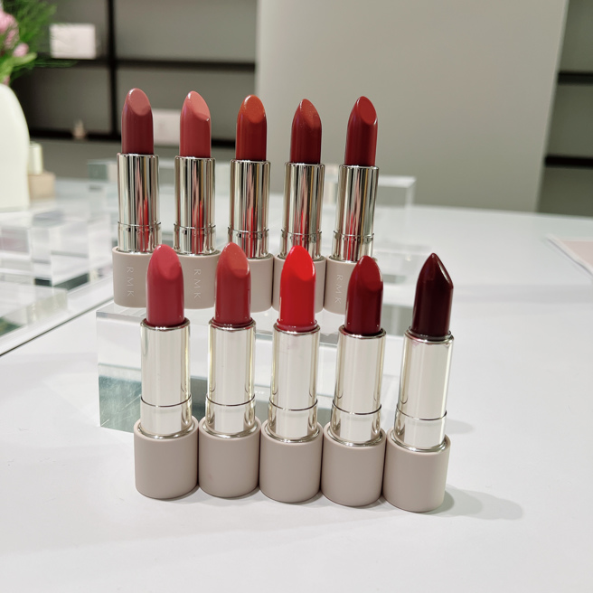 RMK莹柔润透口红。（图／邱映慈摄）