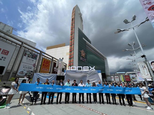 Ionex插旗東台灣 花蓮快閃店搶先開跑。（陳大任攝）
