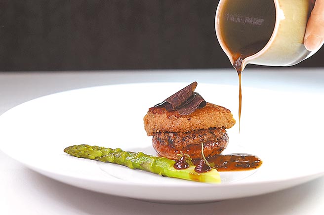 素的「罗西尼牛排」 图／姚舜