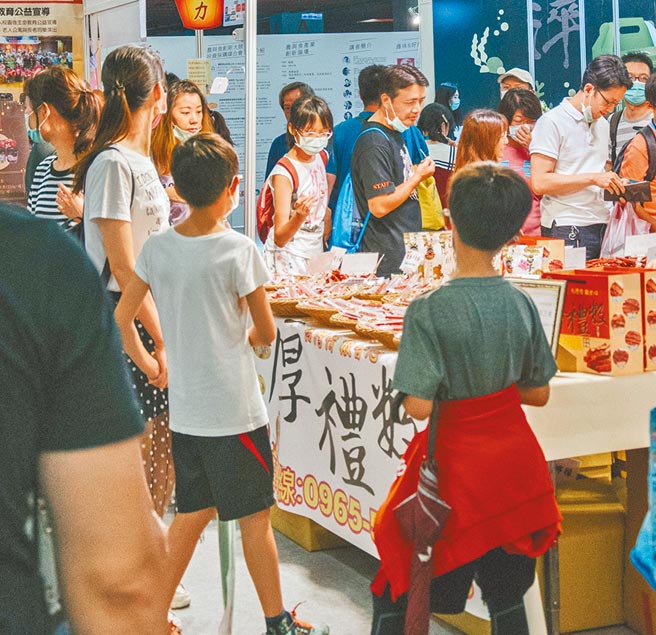 国际休閒食品展展出品项多元，吸引大批零食爱好者前来朝圣。图／业者提供