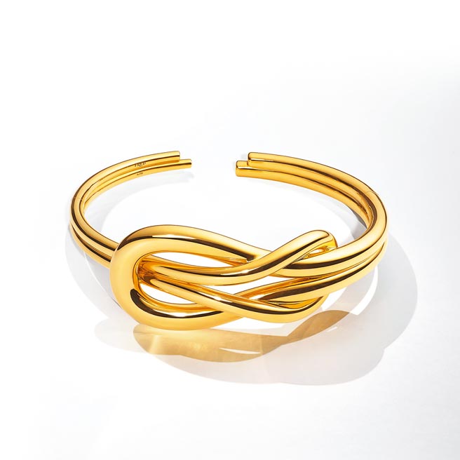 FRED以绳结和双扭线为灵感的经典Chance Infinie Capsule黄金项炼，122万8900元。（FRED提供）