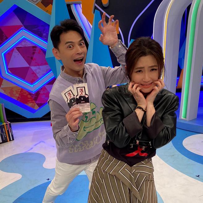 阿Ken（左）大推Selina主演《头七》。（摘自阿Ken脸书）