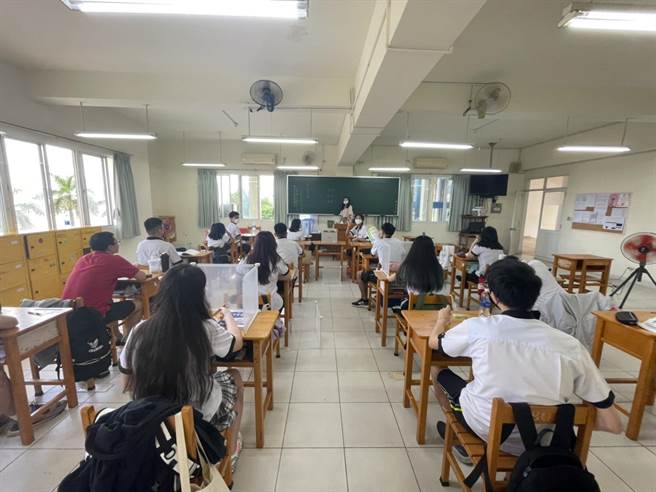 教育部补助教师到新南向国家的中小学教学。（教育部提供／林志成台北传真）