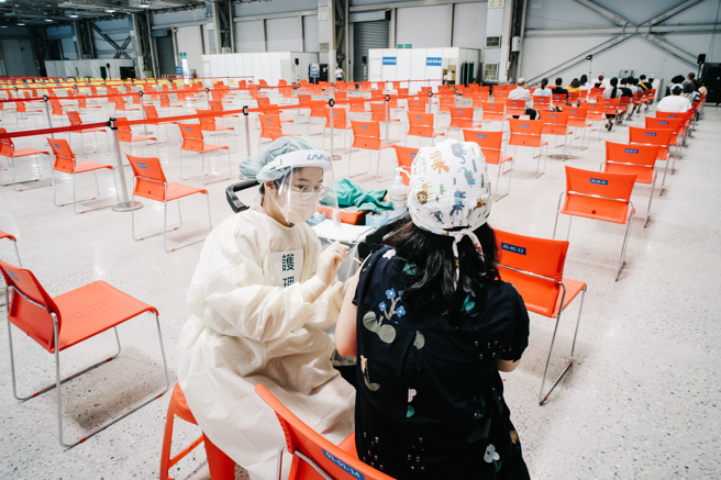 醫師呼籲，提高第3劑覆蓋率，才能壓低重症個案數。（資料照）