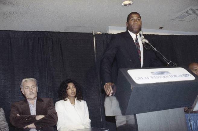 1991年，湖人球星魔术强生宣布自己感染HIV病毒。（美联社资料照）