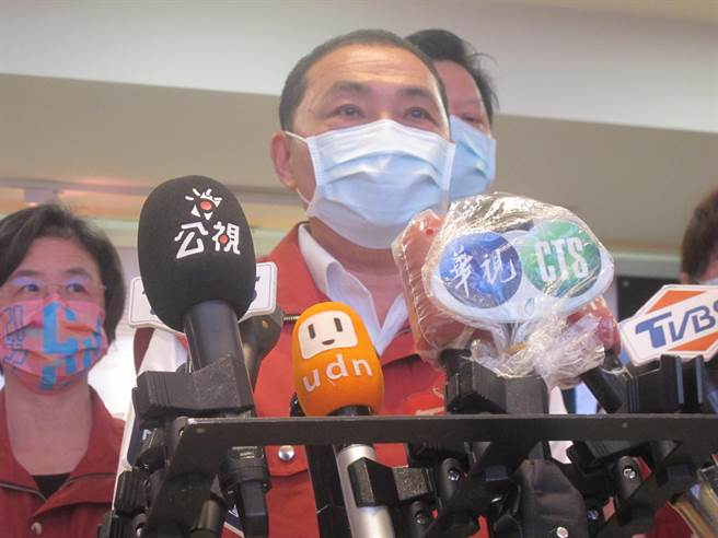 新北市長侯友宜表示，居家照護執行細則大概跟中央是一致性的，保有醫療量能絕對是重要方向，新北跟中央報告後會快速啟動居家照護。（陳慰慈攝）