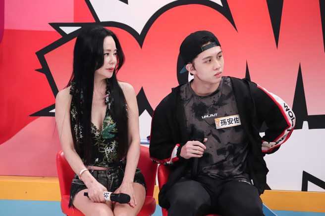 《同学来了》狄莺、孙安佐。(中天综合台提供)