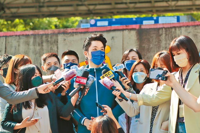 國民黨立委蔣萬安9日受訪指出，若有人要刻意藉中正紀念堂轉型來操作任何意識形態、社會上的仇恨對立，根本不值得一談。（蔣萬安辦公室提供／楊亞璇台北傳真）