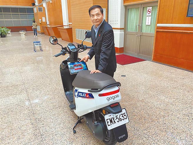 國民黨立委呂玉玲頻被點名代表藍營參選桃園市長，其現任市議員丈夫陳萬得未登記參選平鎮區市議員，讓呂出戰更添想像，而陳空出的席次，不但讓黨內人才搶進，也讓小黨躍躍欲試。（蔡依珍攝）