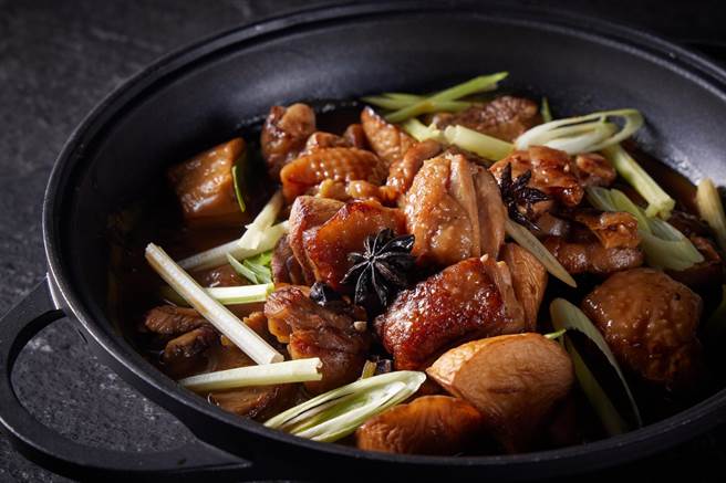 澳门赢到足-卜卜蚬专门店-火焰鸡。（澳门赢到足提供） 