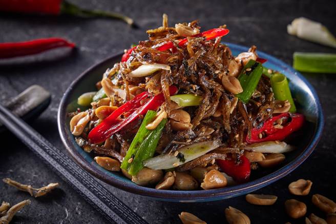 澳门赢到足-卜卜蚬专门店-小鱼花生。（澳门赢到足提供） 