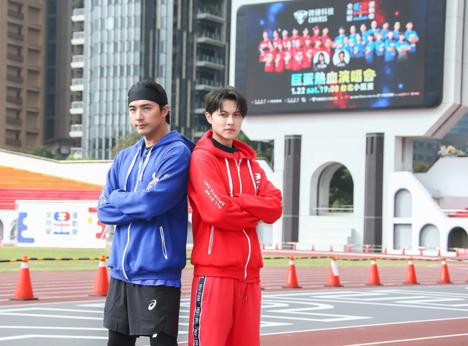 图为贺军翔（左起）、王子。（罗永铭摄）