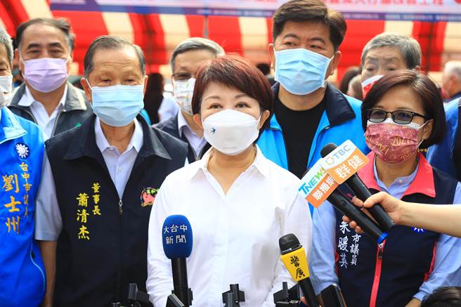 台中市長盧秀燕表示，針對可能有擴大感染疑慮的區域，台中市將開設前進指揮所，第一時間將風險控制在範圍內。(林欣儀攝)