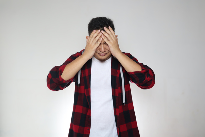 一名男網友吃飯忘記結帳就離去，自嘲自己實在老了越發健忘。（示意圖／Shutterstock）