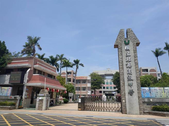云林县北港高中再添1名确诊学生，全校停课至18日。（张朝欣摄）
