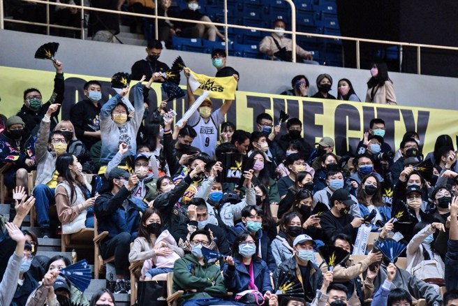 新北国王2日的新庄主场比赛现场出现确诊者足迹。(新北国王提供)