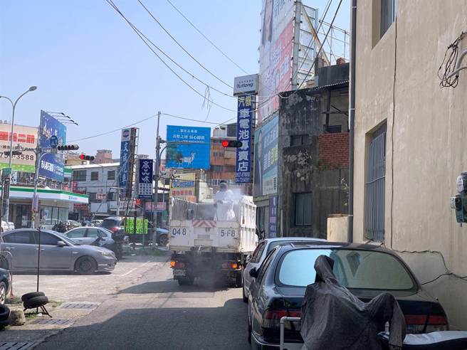 彰化＋4 增生日聚會傳播鏈。圖為清消畫面示意圖。（彰化縣衛生局提供）