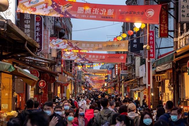 台北市年货大街活动15年来都是同一家厂商得标，遭议员质疑把市府当提款机。（台北市产发局提供／张立勋台北传真）