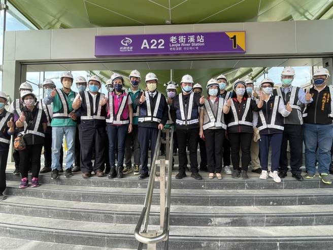 桃園機場捷運A22站鐵道局力拚10月完工今年底試營運通車。(呂曉蟬攝)