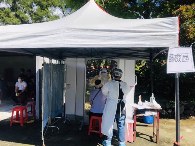 台东县今天确诊＋1，县政府在长滨设快筛站。（台东县政府提供 ）