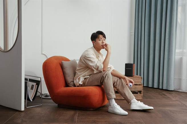 韦礼安担任耳机形象大使。（照片提供 ／ EDIFIER）