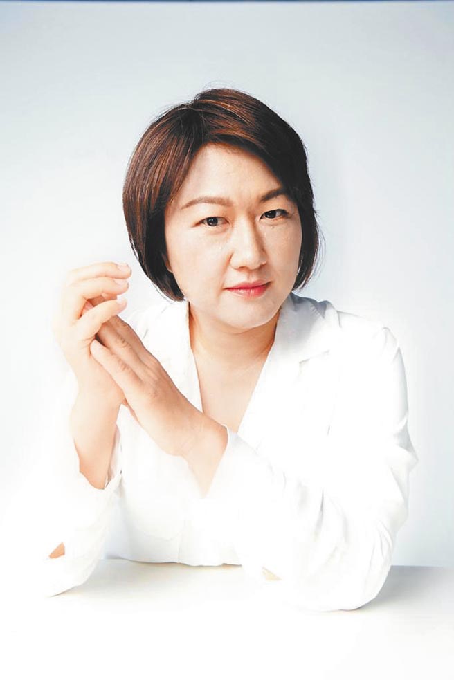 量贩女王何默真。（何默真提供）