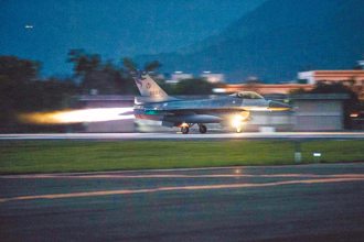 空軍清晨「轟醒」全台 北市罕見戰機繞飛 原因曝光