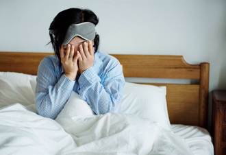 研究：中年人每天睡不到這時數 罹晚發性癡呆風險激增
