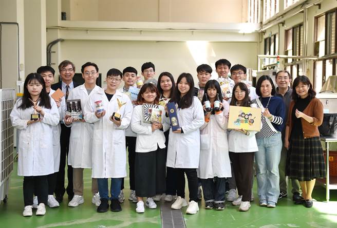 静宜食营系校友表现优异，任营养师比率名列全国前茅。（静宜大学提供）