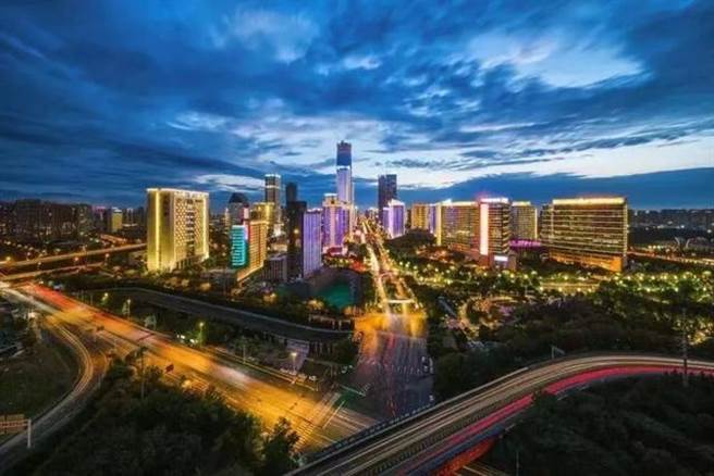 李長安：「瞪羚企業」折射中國經濟韌性。圖為西安高新區夜景。（西安高新區）