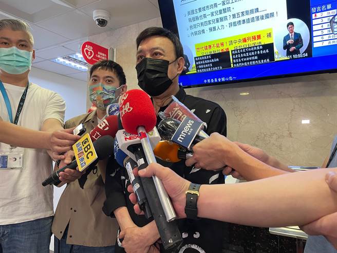 余天表示，自己曾跟总统讨论过，但是总统盼他下一届继续选。（叶书宏摄）