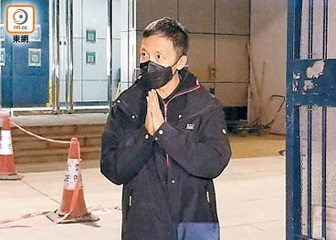 区家麟保释后离开警署。（图／东网）