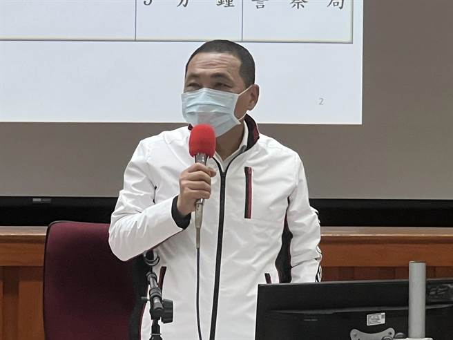 八大行業場所頻傳確診足跡，侯友宜表示新北市將不斷取締、干涉。（王揚傑攝）